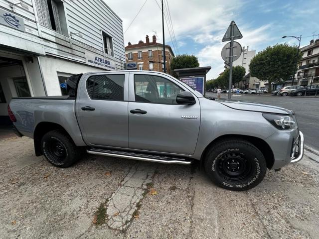 Toyota Hilux image 3