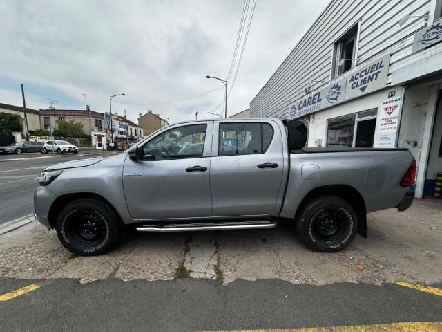 Toyota Hilux image 2