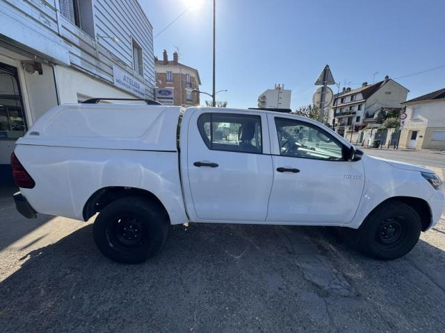 Toyota Hilux image 8