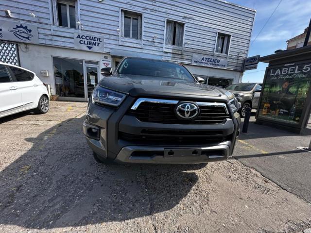 Toyota Hilux image 2