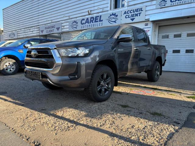Toyota Hilux image 8