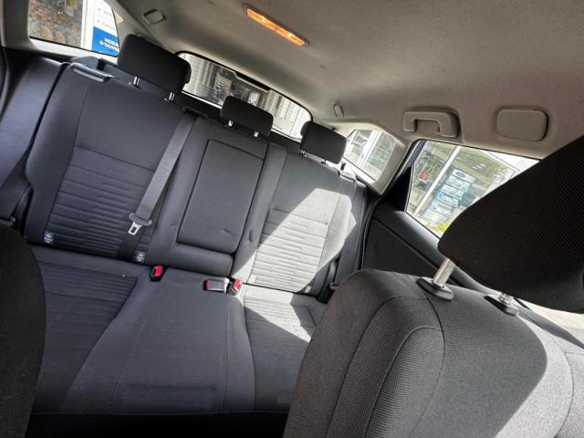 Toyota Auris image 9