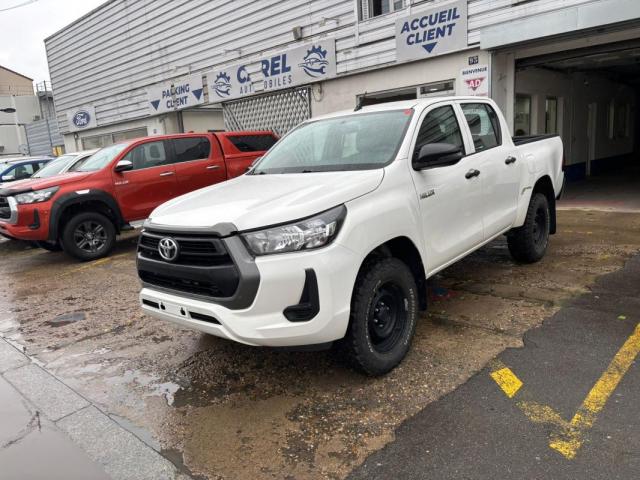 Toyota Hilux image 2