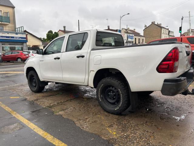 Toyota Hilux image 1