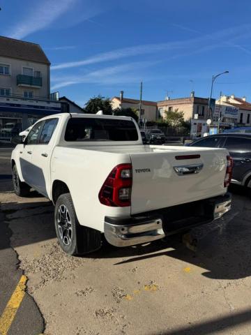 Toyota Hilux image 1