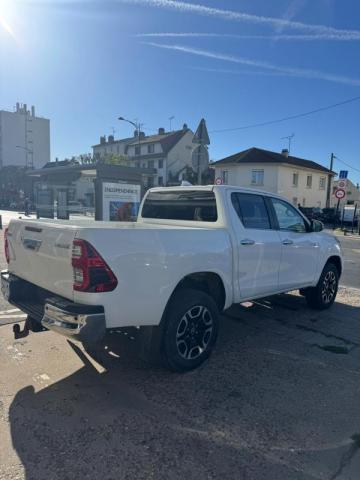Toyota Hilux image 3
