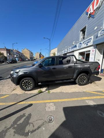 Toyota Hilux image 8