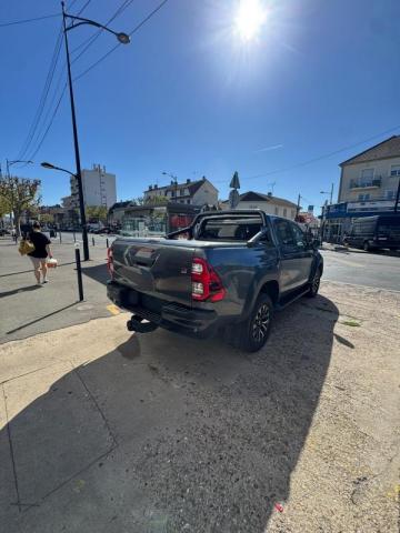 Toyota Hilux image 2