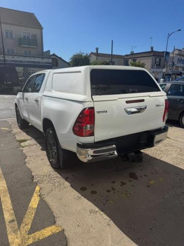 Toyota Hilux image 4