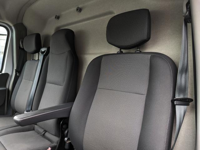 Renault Master image 6