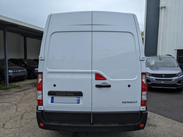 Renault Master image 2