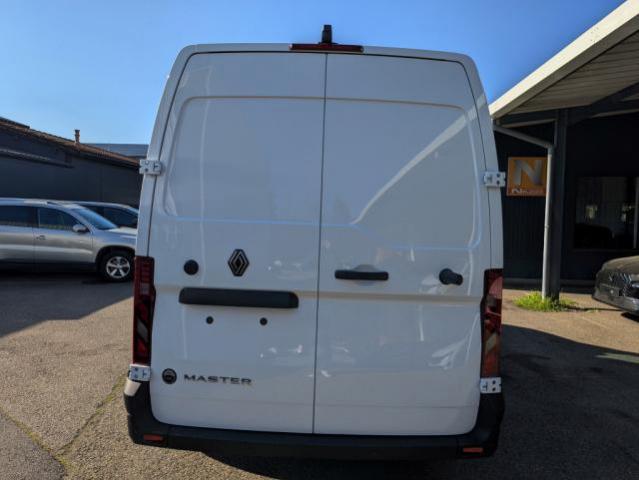 Renault Master image 9