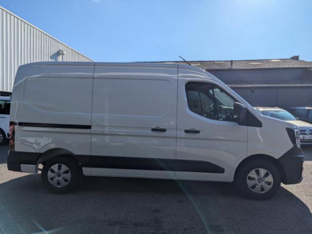 Renault Master image 1