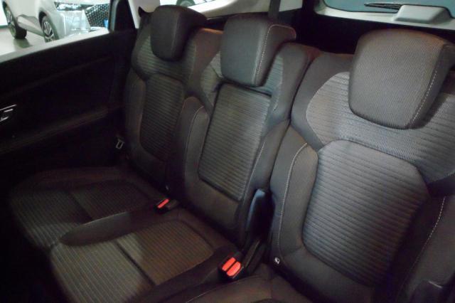 Renault Grand Scénic image 1