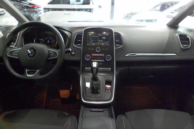 Renault Grand Scénic image 1