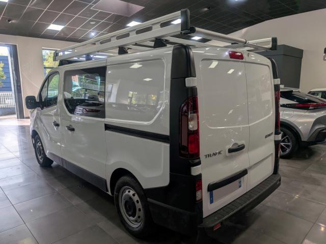 Renault Trafic image 2