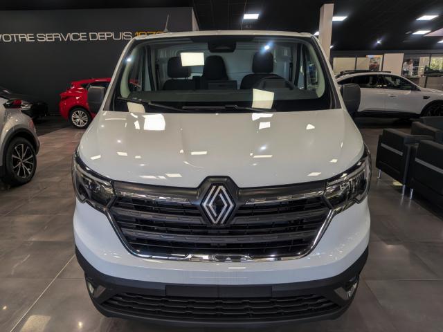 Renault Trafic image 2