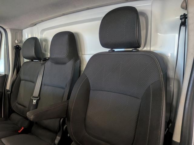 Renault Trafic image 9