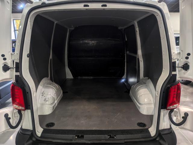 Volkswagen Transporter image 3