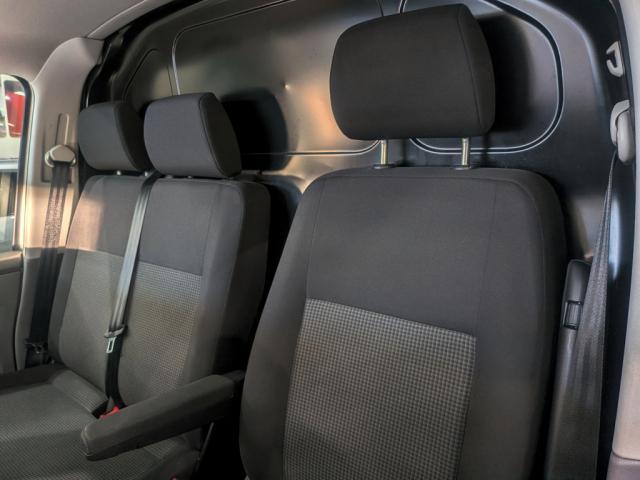 Volkswagen Transporter image 2