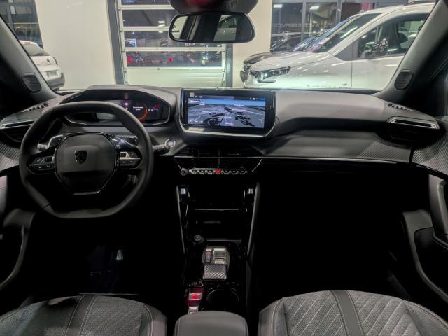 Peugeot 2008 image 2