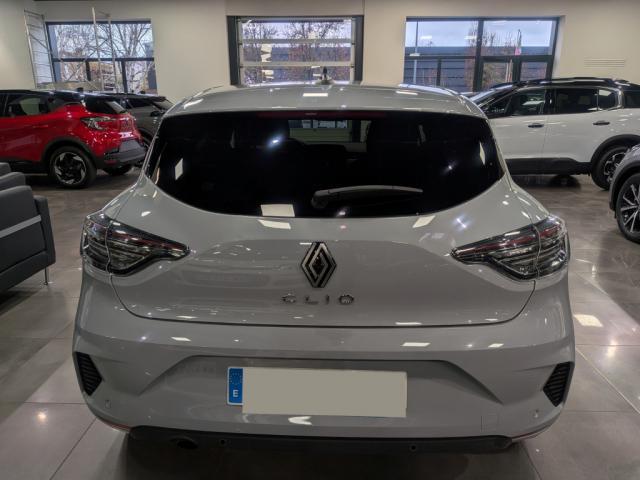 Renault Clio image 2