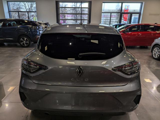 Renault Clio image 2