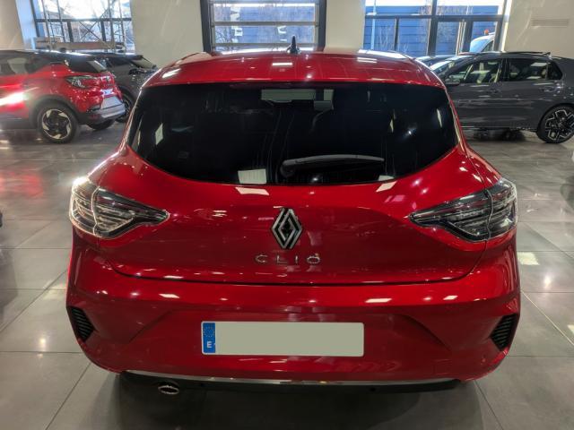 Renault Clio image 2
