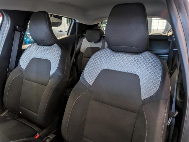 Renault Clio image 6