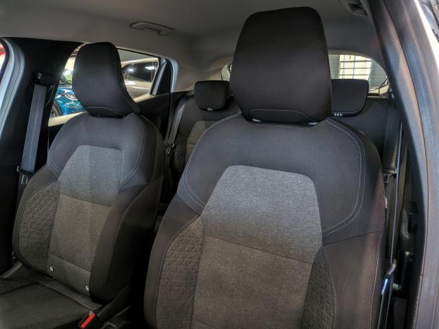Renault Clio image 2
