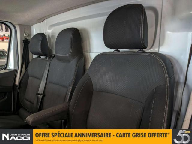 Renault Trafic image 2