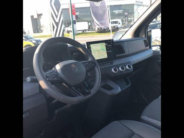 Renault Master image 2