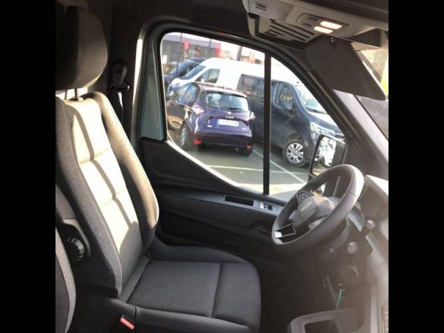 Renault Master image 8