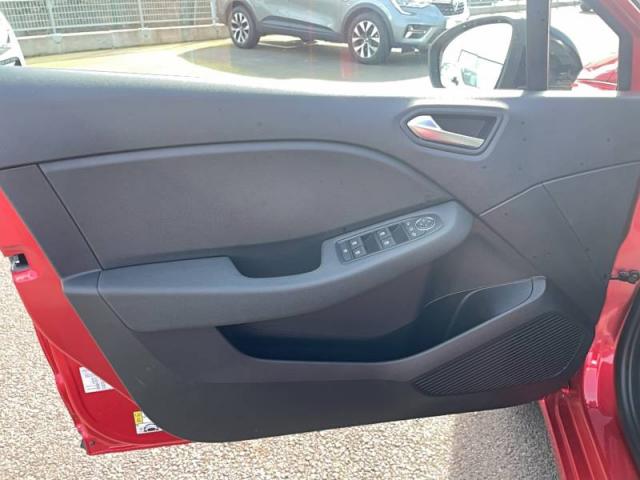 Renault Clio image 9