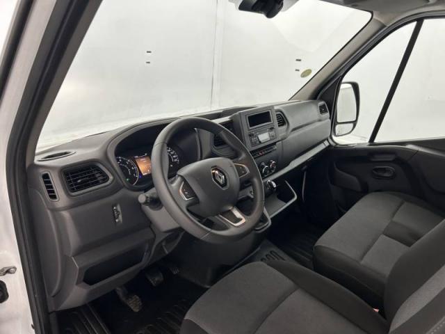 Renault Master image 1