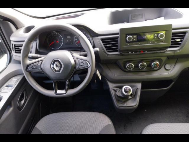 Renault Trafic image 1