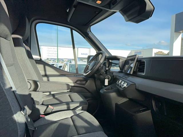 Renault Master image 2