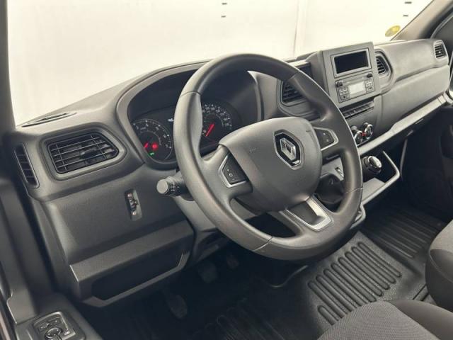Renault Master image 1