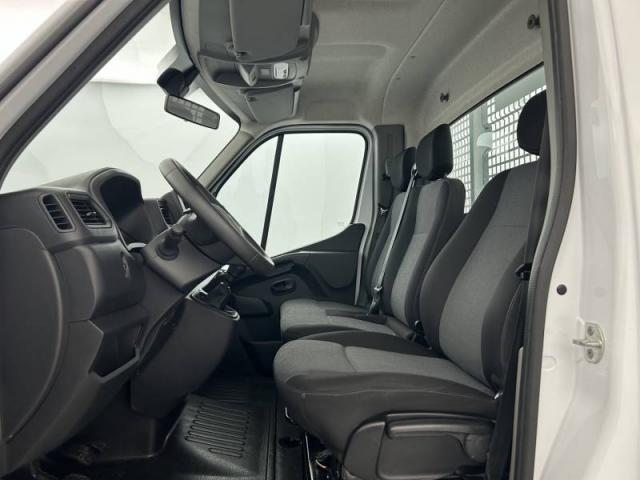 Renault Master image 2