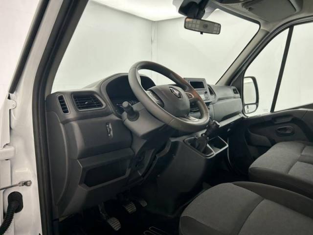Renault Master image 1