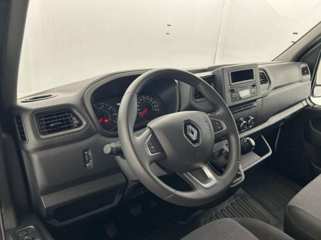 Renault Master image 1