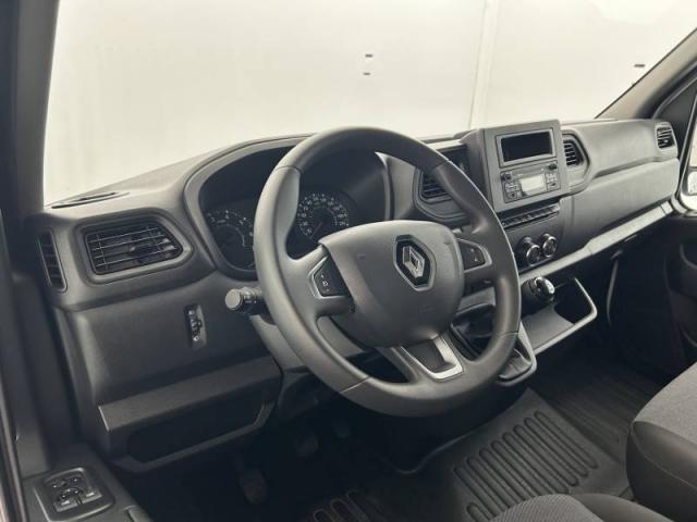 Renault Master image 1