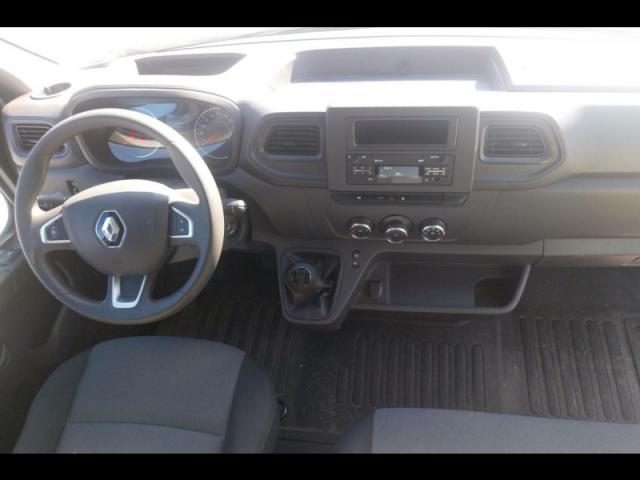 Renault Master image 2