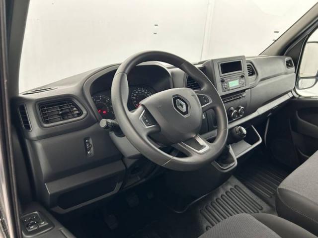 Renault Master image 1