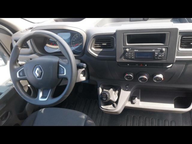 Renault Master image 2