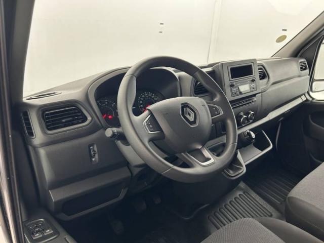 Renault Master image 1