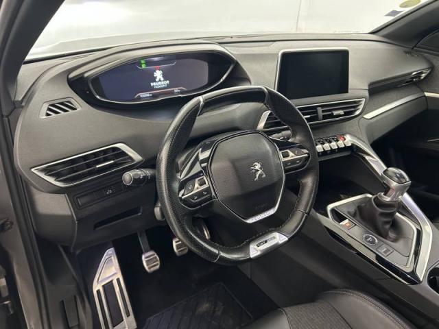 Peugeot 5008 image 1