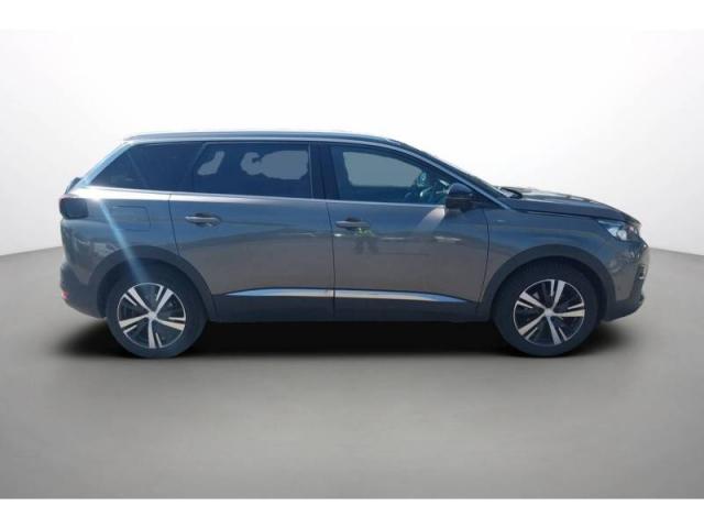 Peugeot 5008 image 1
