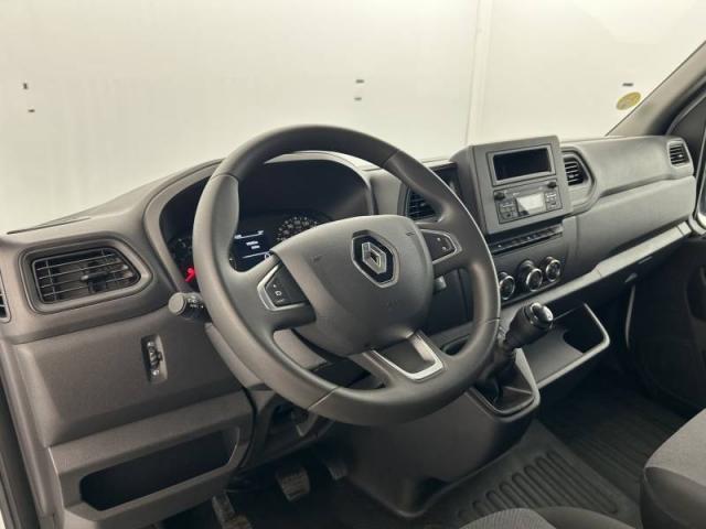Renault Master image 1