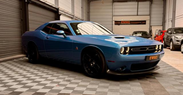 Dodge Challenger image 2